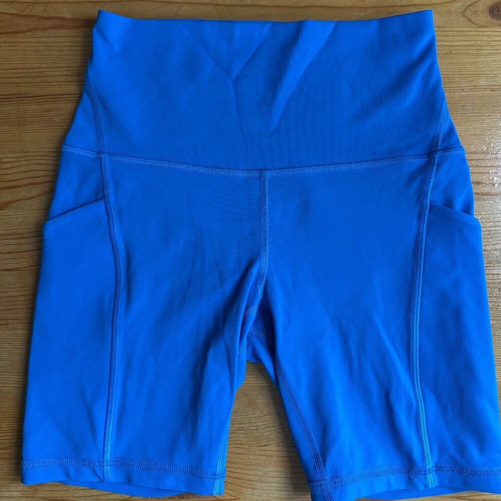 Women’s High-Waist Blue Athletic Shorts with Side Pockets